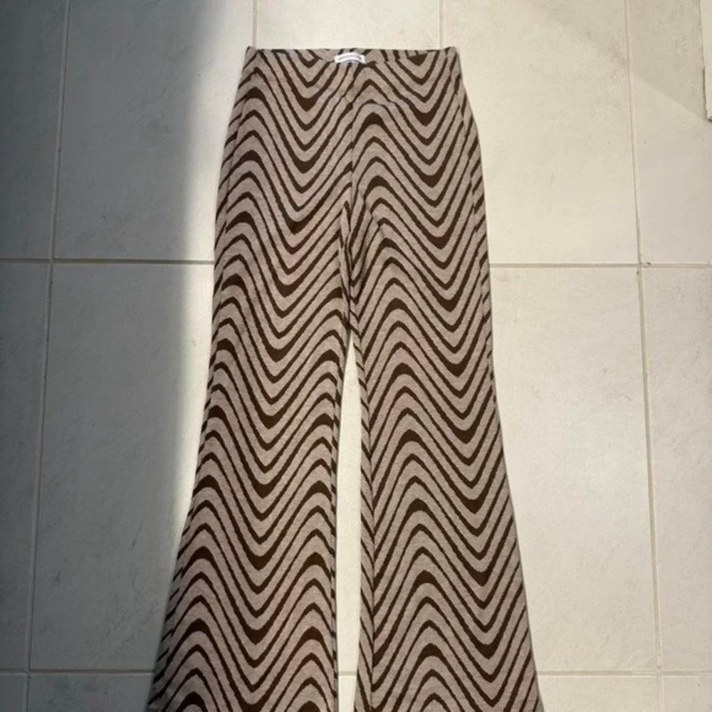 Urban Outfitters Brown 70s Zig Zag Knit Flare Pants Medium‎